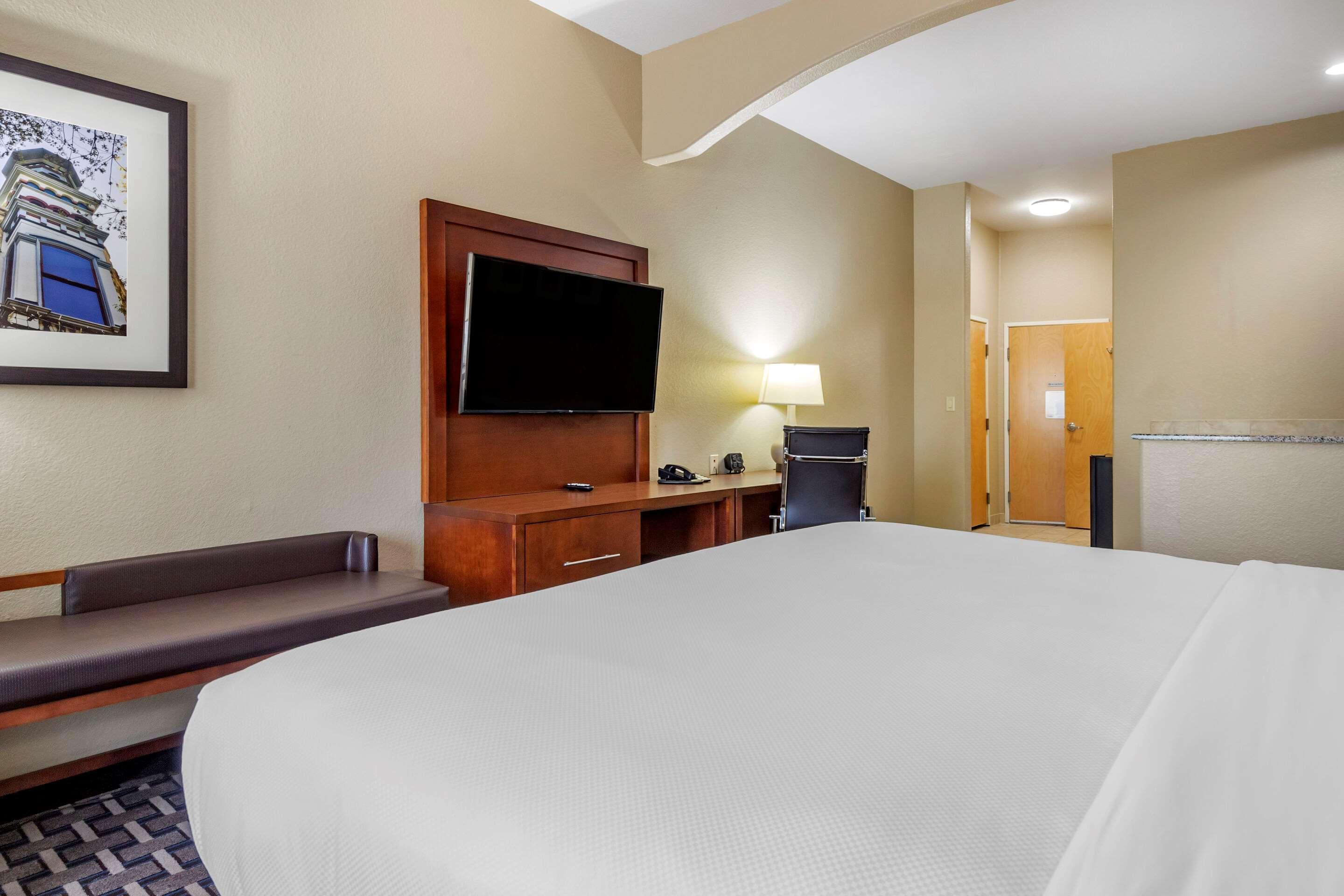 Comfort Suites Джорджтаун Екстериор снимка