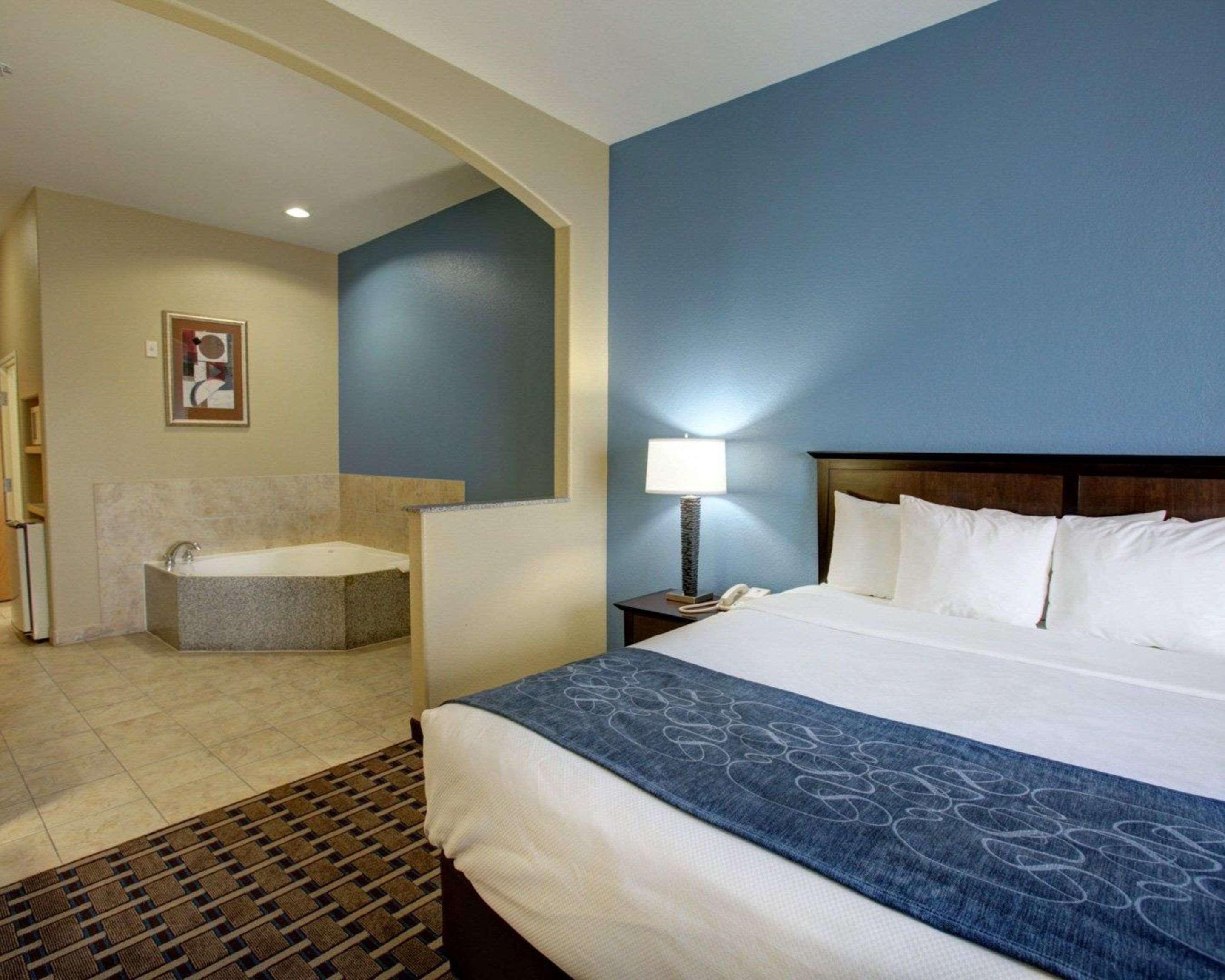 Comfort Suites Джорджтаун Екстериор снимка