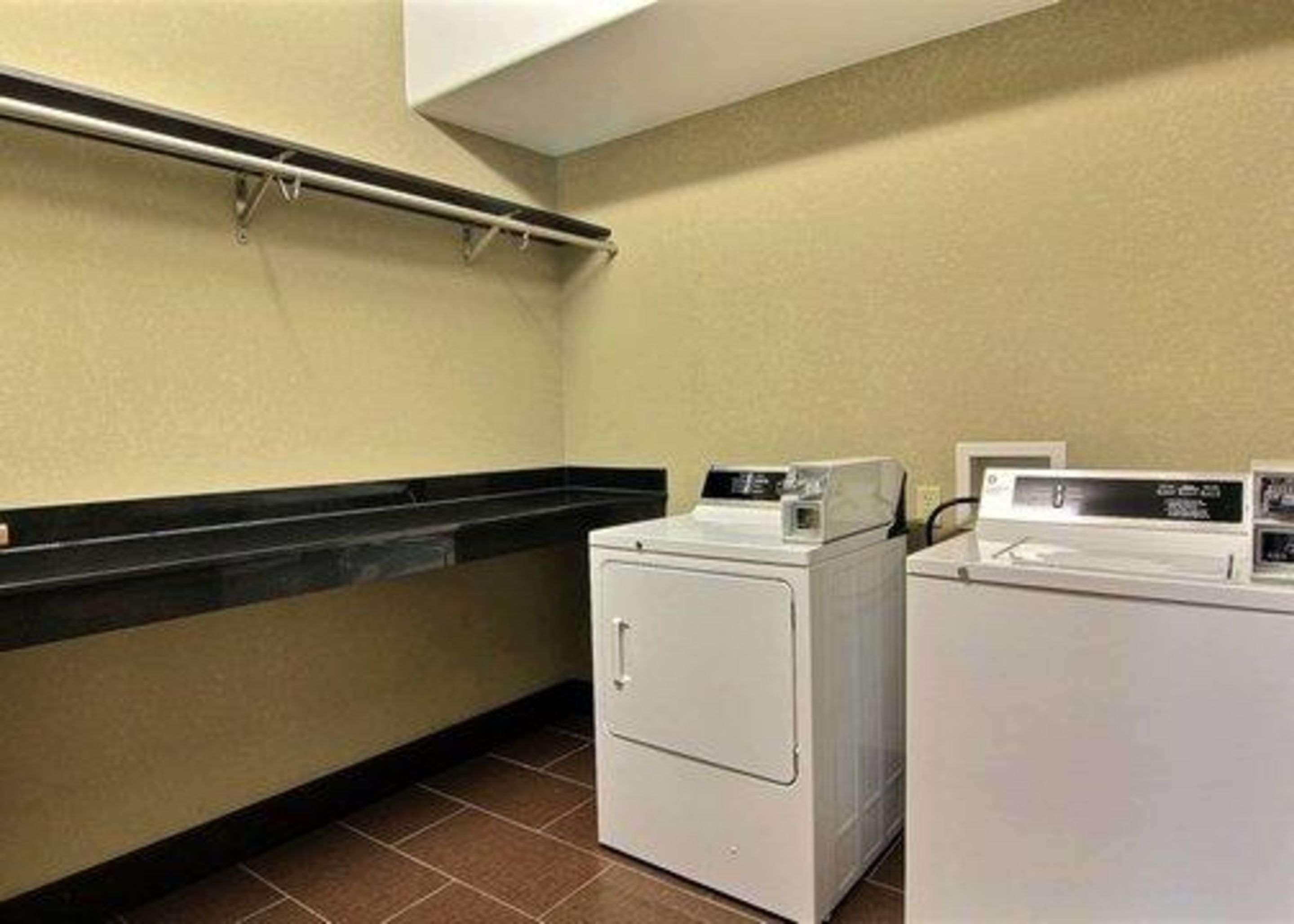 Comfort Suites Джорджтаун Екстериор снимка
